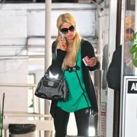 Paris Hilton picks up her car & driving away from a medical centre - Photos | Picture 96726